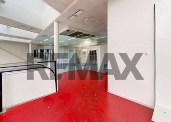 Hall / corridoio - Locale Commerciale Via Del Tabacchificio
4, Perugia - foto 8