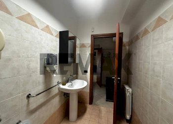 Bagno - Ufficio viale Don Giovanni Minzoni
106, Giarre - foto 17