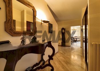 Hall / corridoio - Apartment Via Paolo Lo Manto
 
5, Enna - photo 4