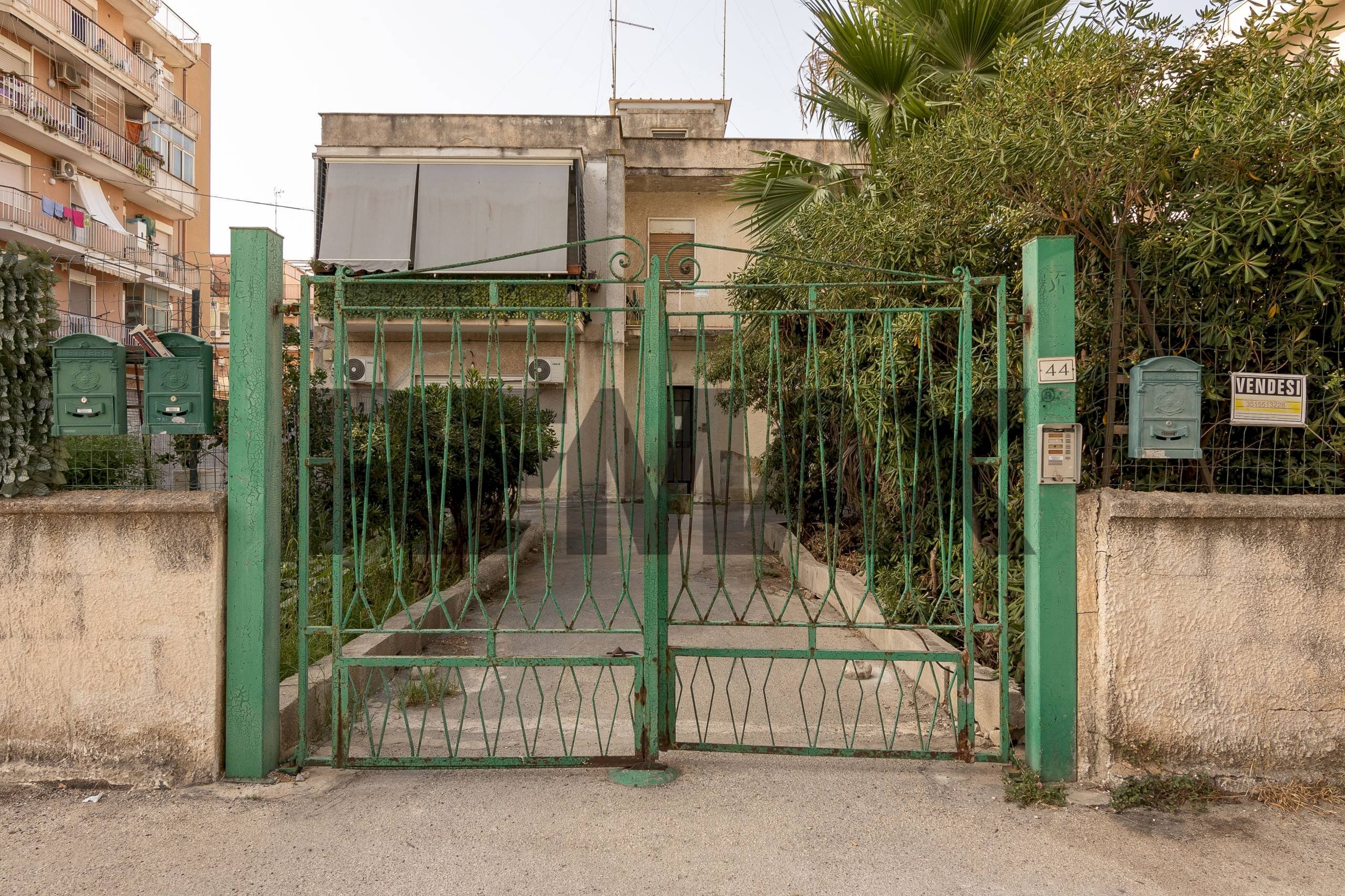 Edificio all\'aperto - Appartamento via Carlentini
44, Siracusa - foto 2