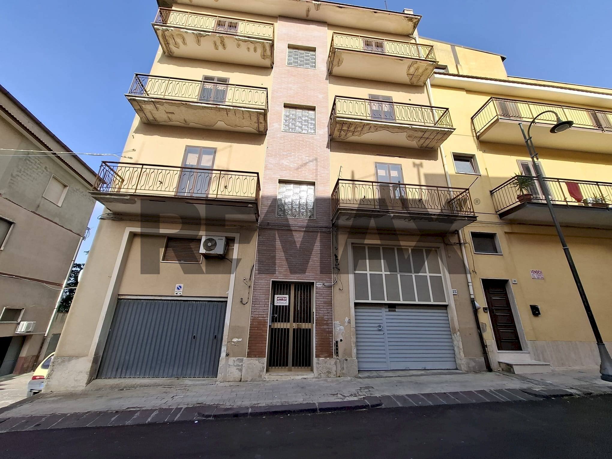 Edificio all\'aperto - Trilocale Via Scipione L Africano
 
27, Palazzolo Acreide - foto 1