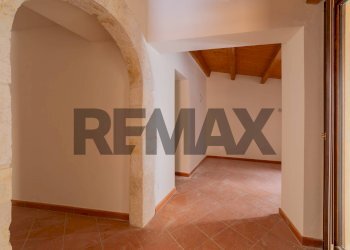 Hall / corridoio - Casa semi indipendente via Amiternini
2, L'Aquila - foto 7