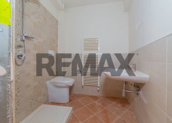 Bagno - Casa semi indipendente via Amiternini
2, L'Aquila - foto 11
