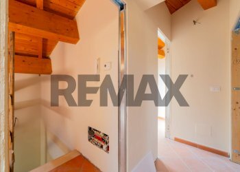 Hall / corridoio - Casa semi indipendente via Amiternini
2, L'Aquila - foto 28