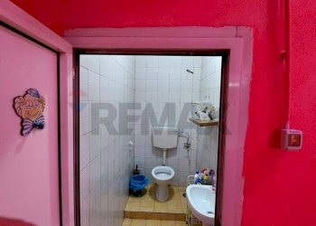 Bagno - Locale Commerciale Via Piazza Larga al Mercato
 
16, Napoli - foto 12