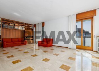 Soggiorno - Quadrilocale Via Statuto
 
16 P, Bergamo - foto 2