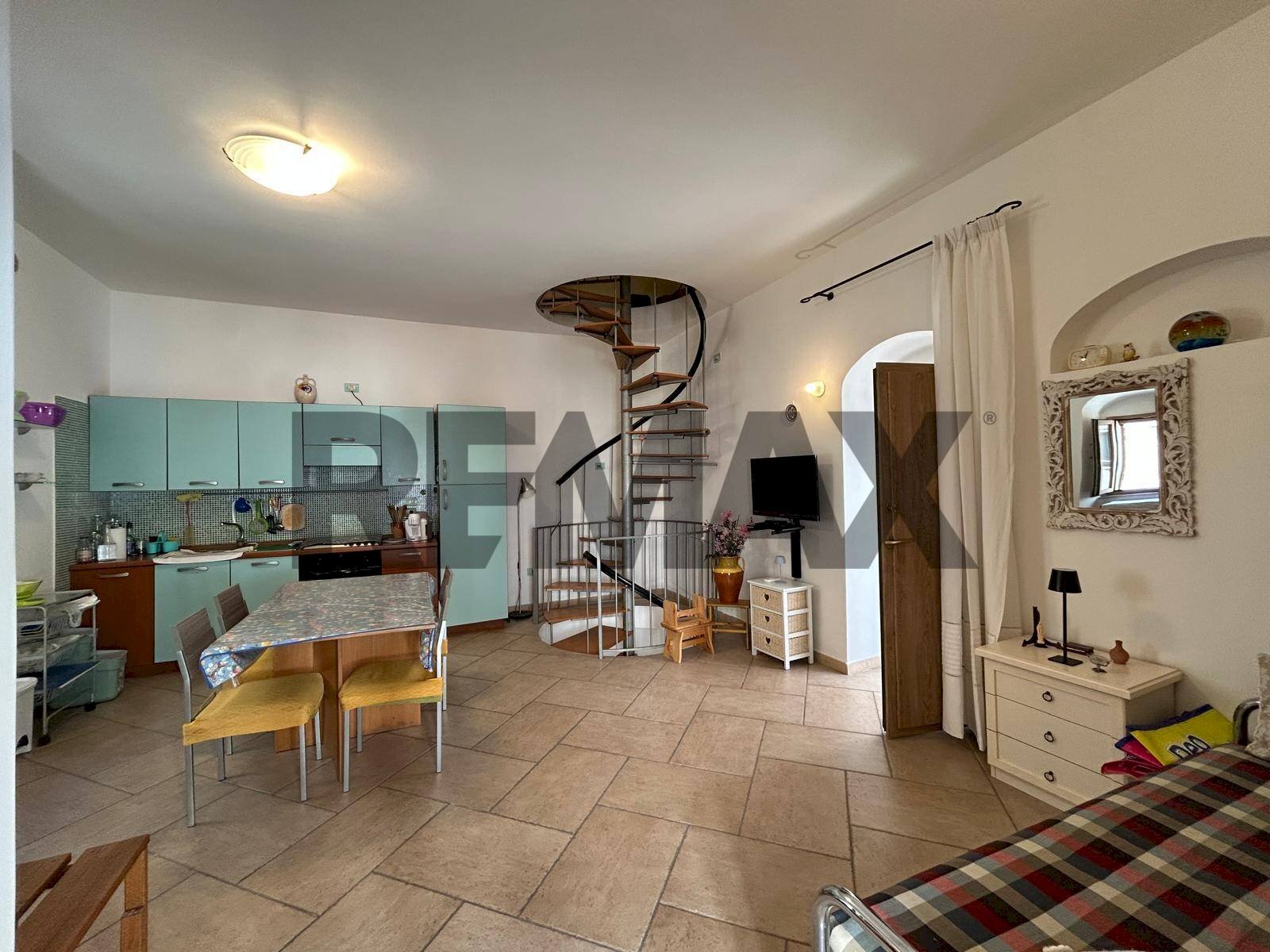 Sala da pranzo - Four-room apartment Via Le Ripe
 
78-80, Peschici - photo 1