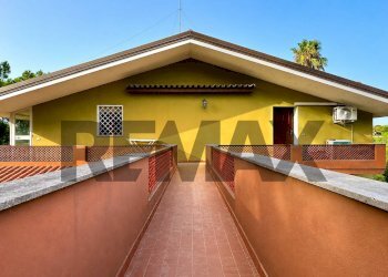 Casa all\'aperto - Casa indipendente Viale porto torres
 
87, Sassari - foto 2
