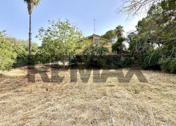 Giardino - Casa indipendente Viale porto torres
 
87, Sassari - foto 7