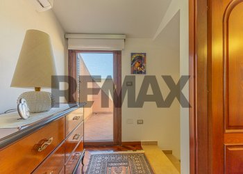 Hall / corridoio - Casa semi indipendente S.V. Costa Paloni
78, Sassari - foto 61