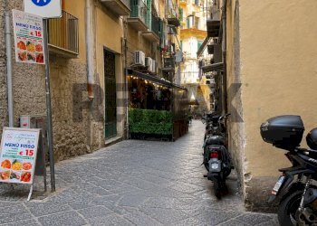 Edificio all\'aperto - Commercial Premises Via San Liborio
28, Napoli - photo 4