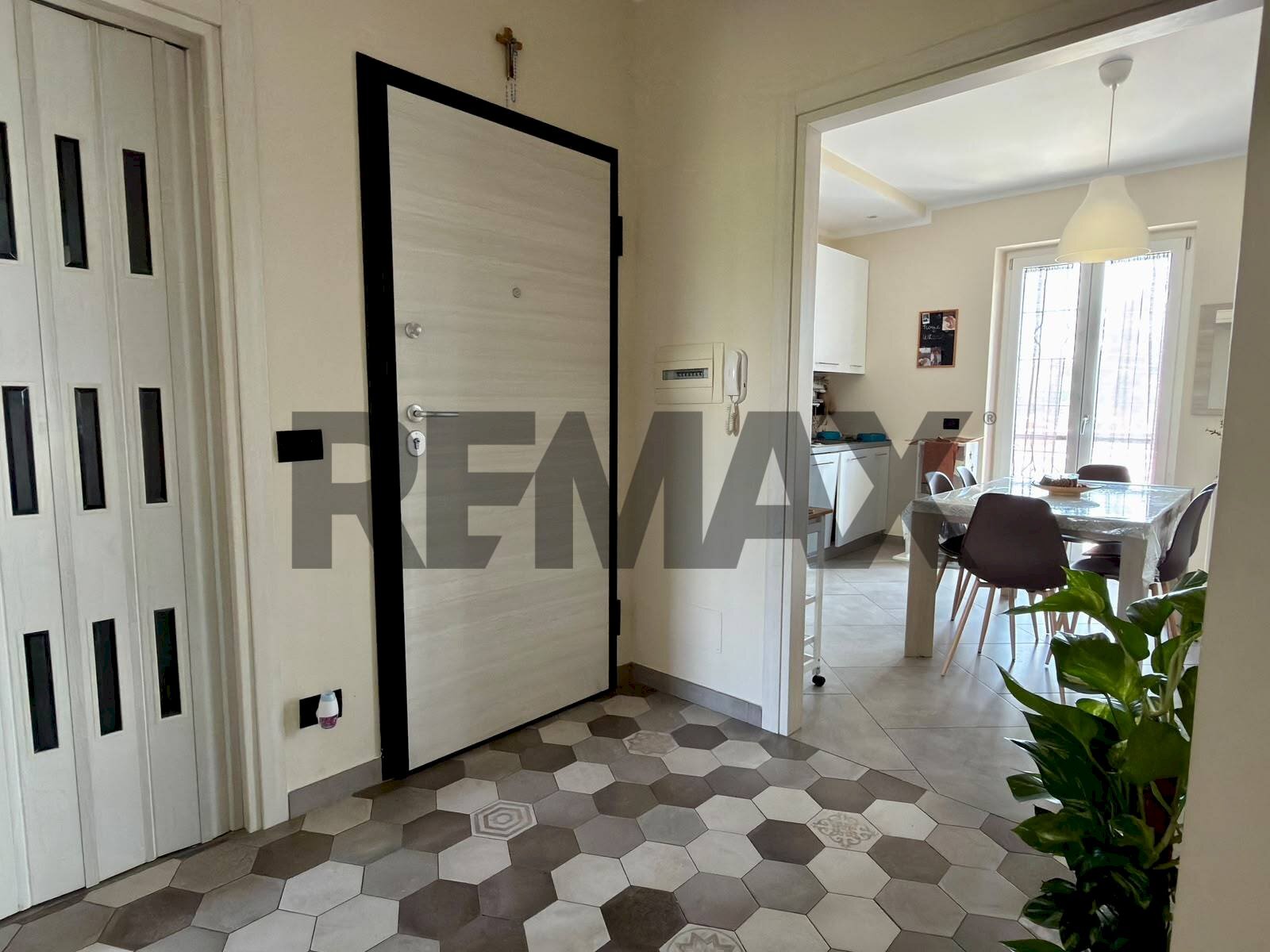 Hall / corridoio - Trilocale Via Zeccarelle 40
 
40, Minturno - foto 1