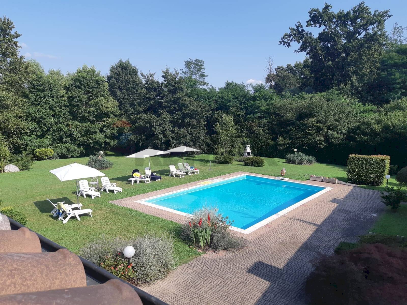 Piscina - Villa via dei geranei
 
14, Castelletto Sopra Ticino - foto 2