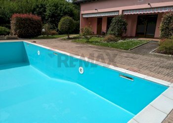 Piscina - Villa via dei geranei
14, Castelletto Sopra Ticino - photo 32