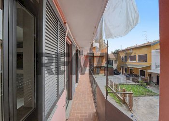 Balcone - Trilocale via genova
 
40, Casorate Sempione - foto 8