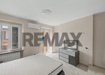 Camera / camera da letto - Trilocale via genova
 
40, Casorate Sempione - foto 15