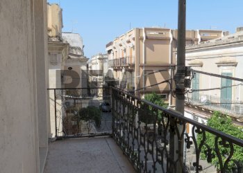 Balcone - Three-room apartment Via Platamone
 
30, Rosolini - photo 35