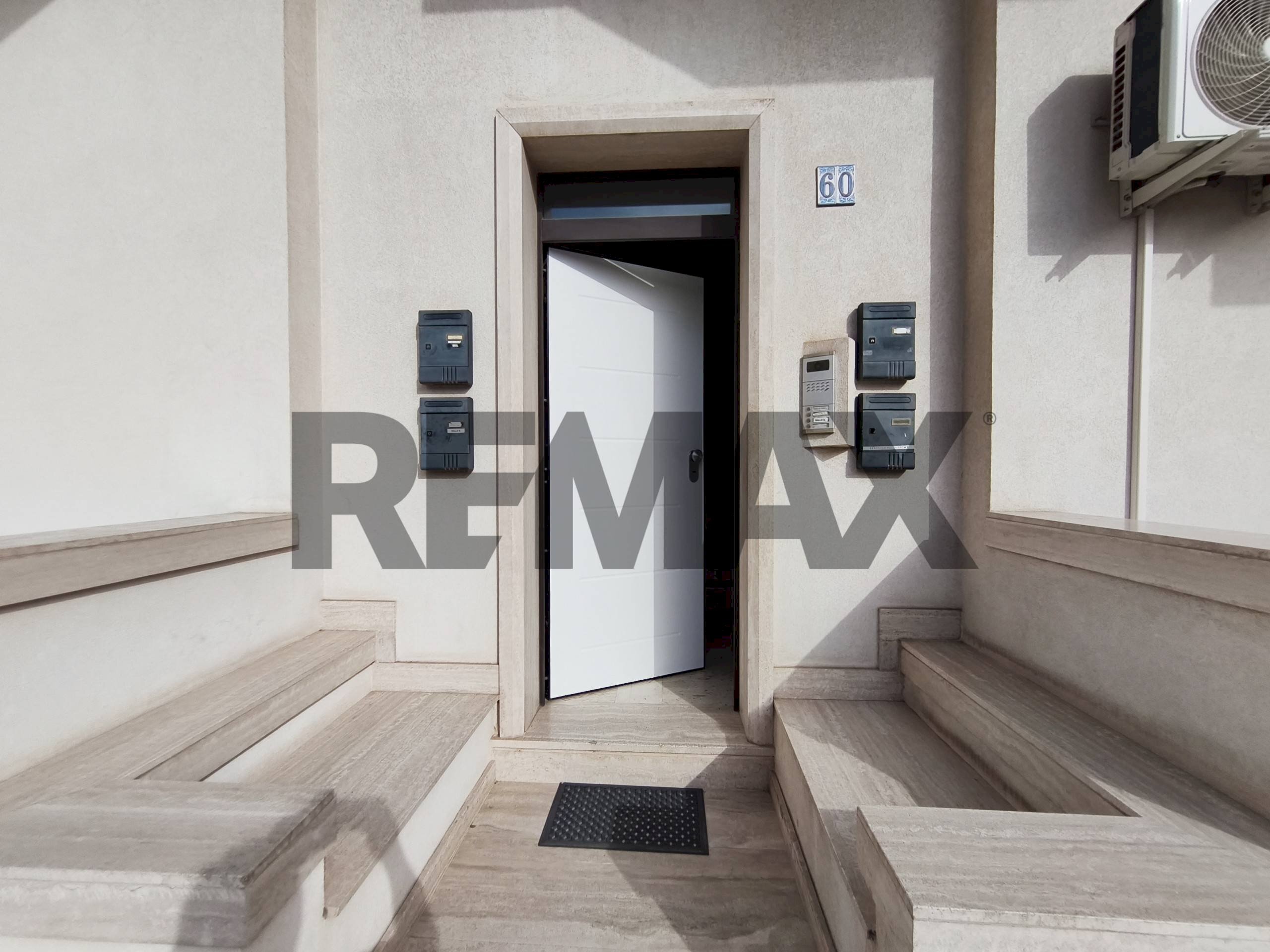 Ricezione / Lobby - Appartamento Via 4 Aprile
60, Vittoria - foto 2