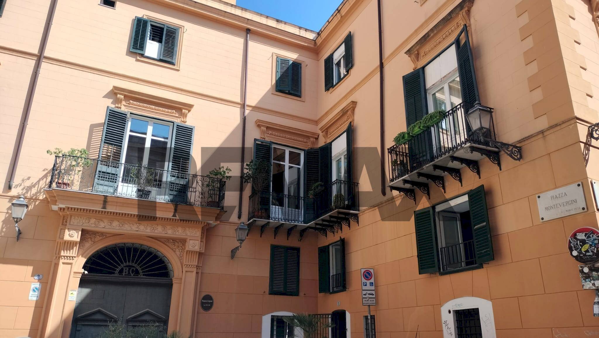 Edificio all\'aperto - Two-room apartment piazza Montevergini
 
15, Palermo - photo 1
