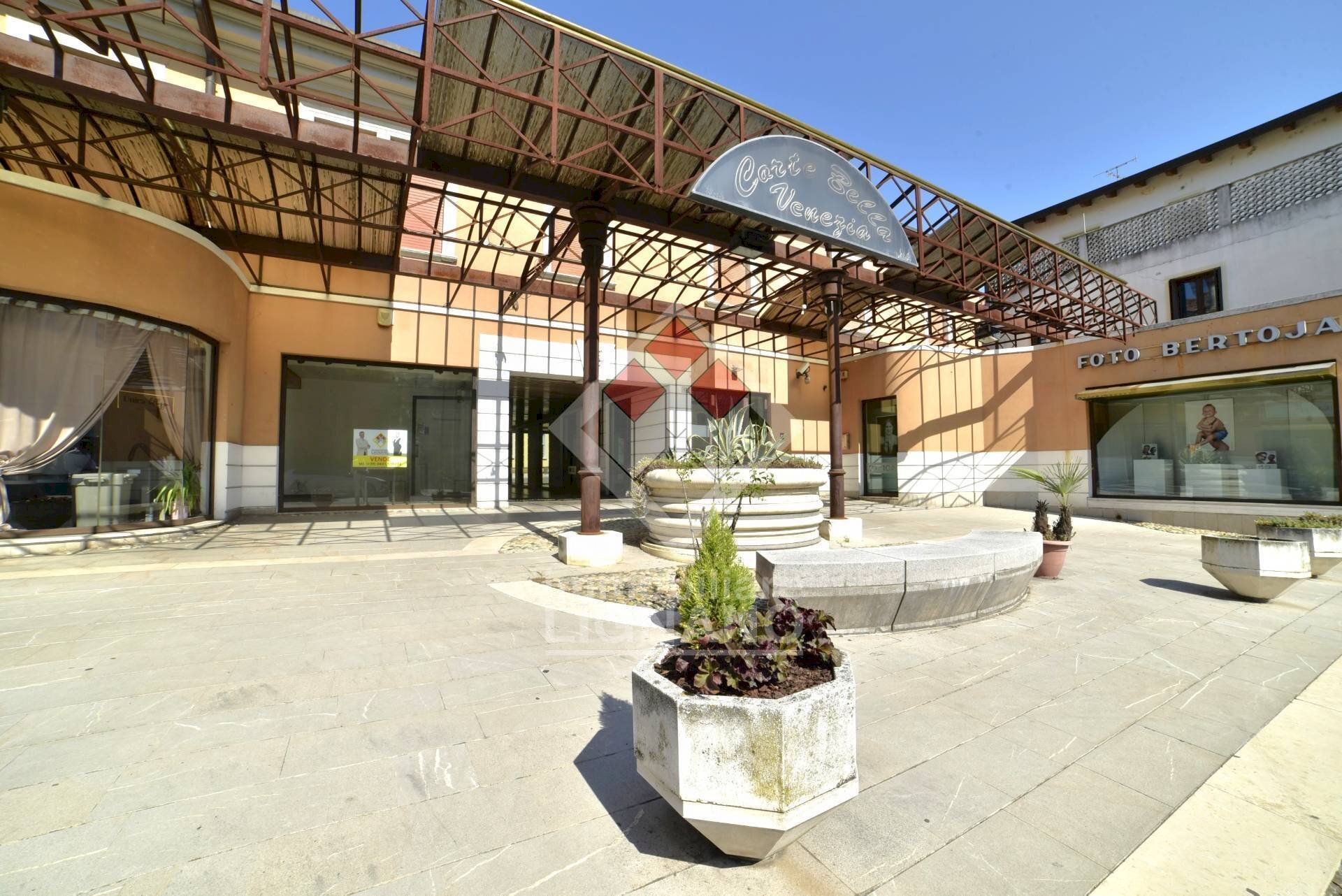 Foto 1 - Negozio Latisana - foto 1