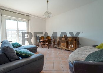 Soggiorno - Three-room apartment VIA CAMOZZI
52, Bergamo - photo 2