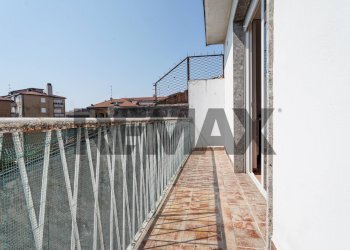 Balcone - Three-room apartment VIA CAMOZZI
52, Bergamo - photo 25