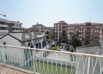 Balcone - Three-room apartment VIA CAMOZZI
52, Bergamo - photo 26