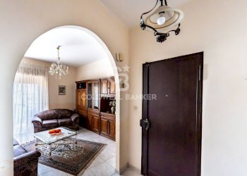 Foto 4 - Four-room apartment Via Sicilia
 
23, Aci Catena - photo 4