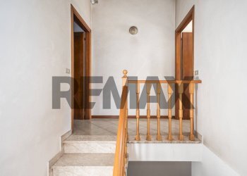 Scale - Appartamento Piazza Verdi
 
19, Mercatino Conca - foto 12