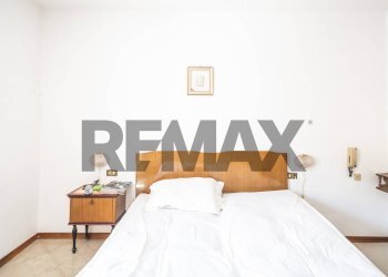 Camera / camera da letto - Appartamento Piazza Verdi
 
19, Mercatino Conca - foto 18