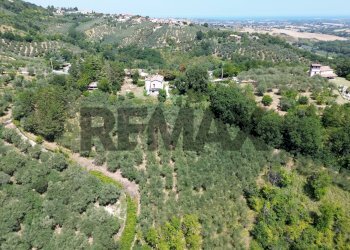 Vista delle montagne - Agricultural land via Val di Ranco
190, Montefiore Conca - photo 4