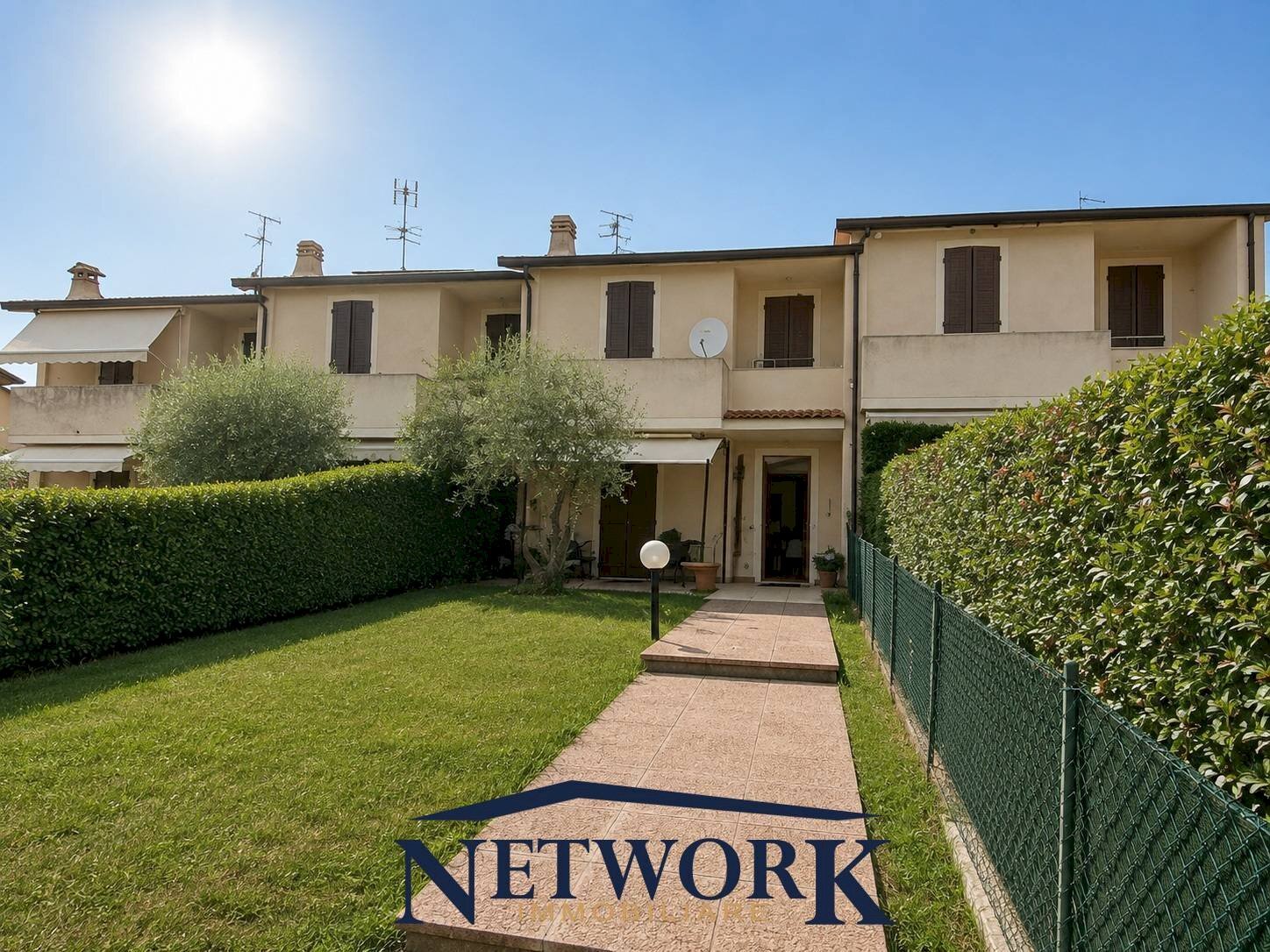 Foto 1 - Villa a Schiera Piazza Giuseppe Zanardelli
 
23, Calvagese della Riviera - foto 1
