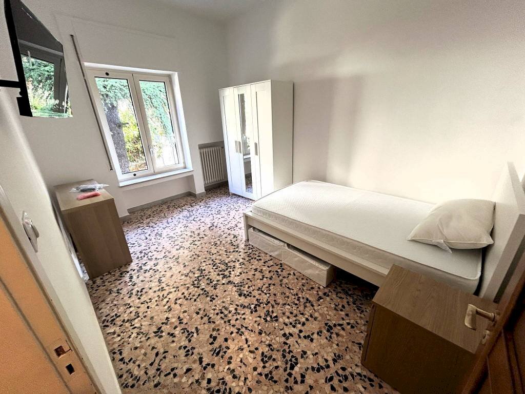 Camera da letto - Non-buildable land via Cardinale Marcello Mimmi, 15, Bari (neighborhood Poggiofranco) - photo 1