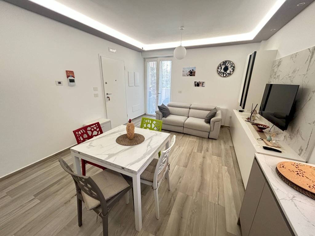 Salone - Three-room apartment via Guglielmo Marconi Traversa 2, 17/b, Giovinazzo - photo 2
