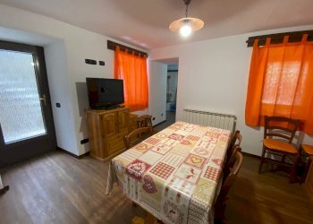Independent house Frazione Piolly, Pontboset - photo 1