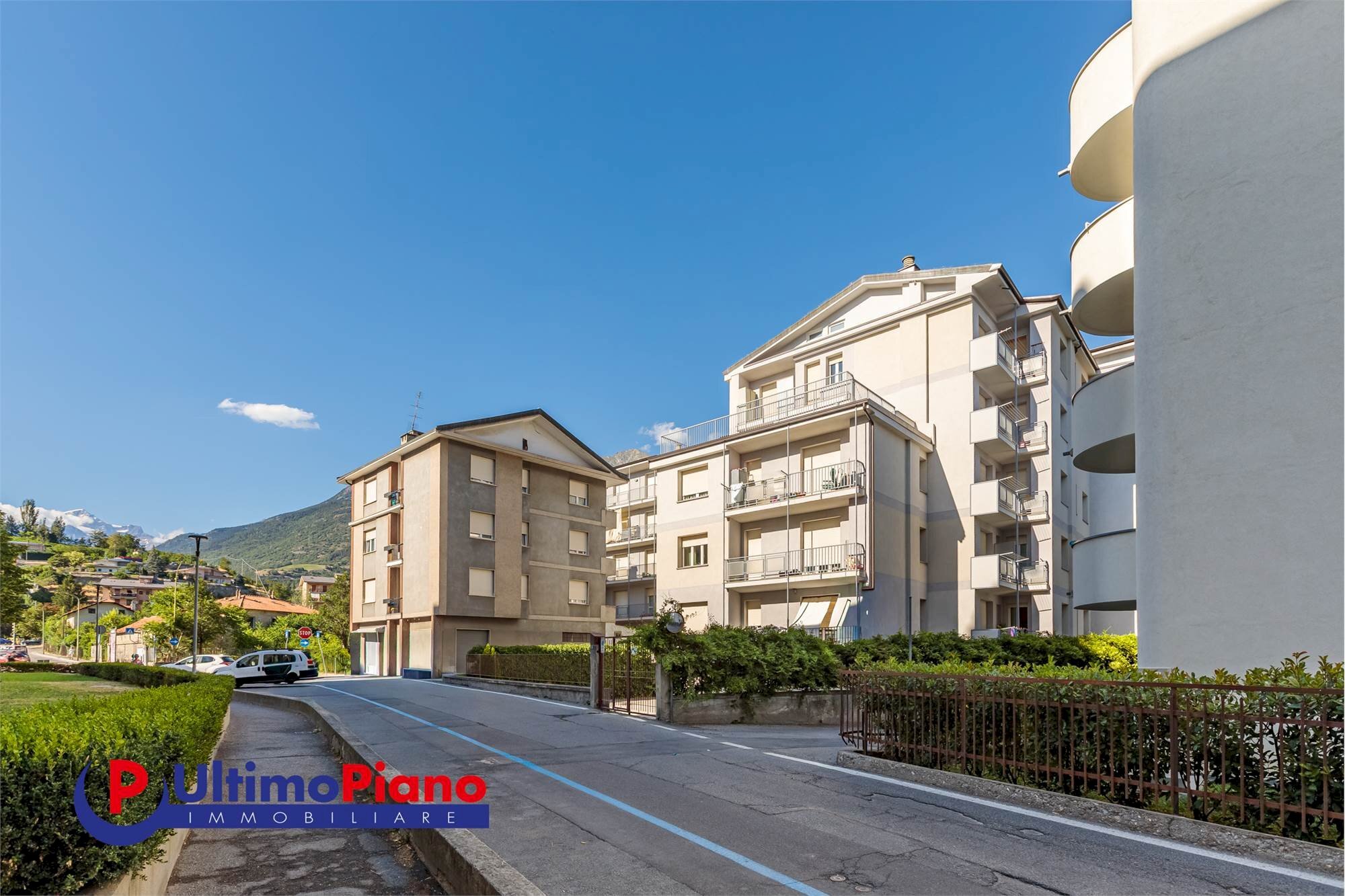 Trilocale Viale Federico Chabod 62, 62, Aosta - foto 1