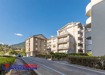 Trilocale Viale Federico Chabod 62, 62, Aosta - foto 1