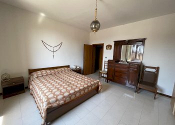 Camera da letto - Quadrilocale via Cardinala, frazione Campotto, Argenta - foto 13