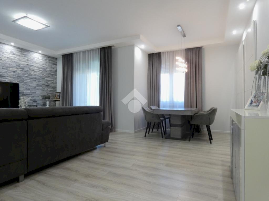 Three-room apartment Via Mons Saccani, Cadelbosco di Sopra - photo 1