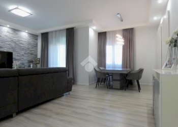 Three-room apartment Via Mons Saccani, Cadelbosco di Sopra - photo 1