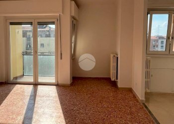 Two-room apartment Via delle Genziane, Milano (neighborhood Inganni) - photo 4