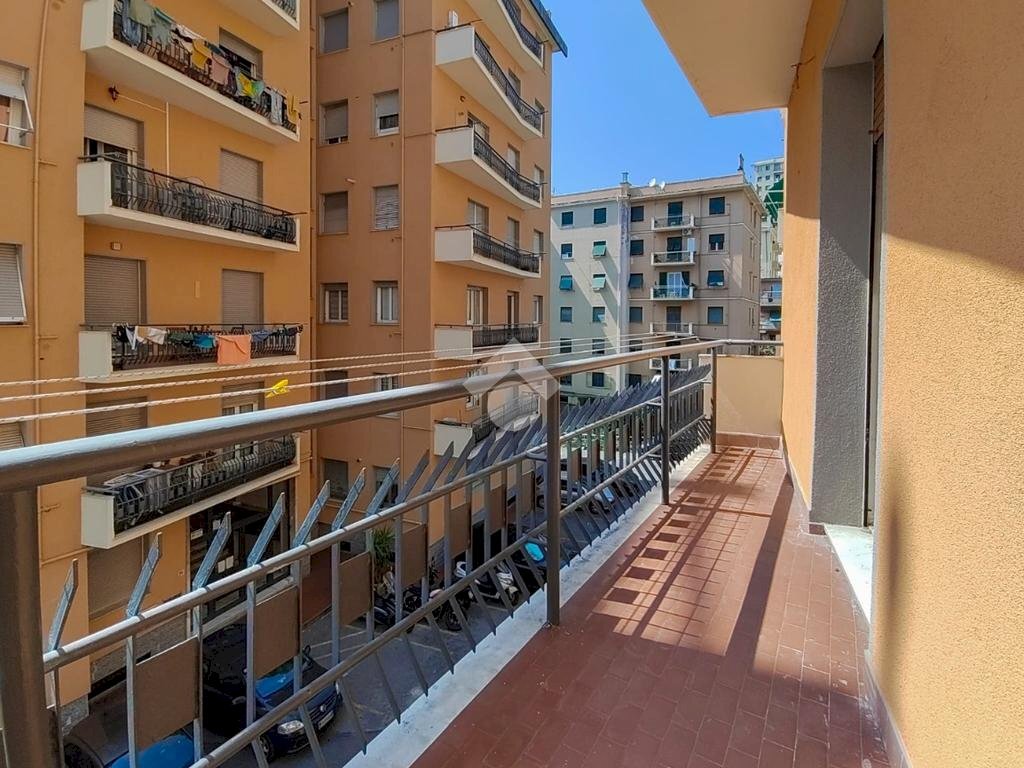 Quadrilocale Via Marco Giuseppe Compagnoni, Genova (zona Rivarolo) - foto 1