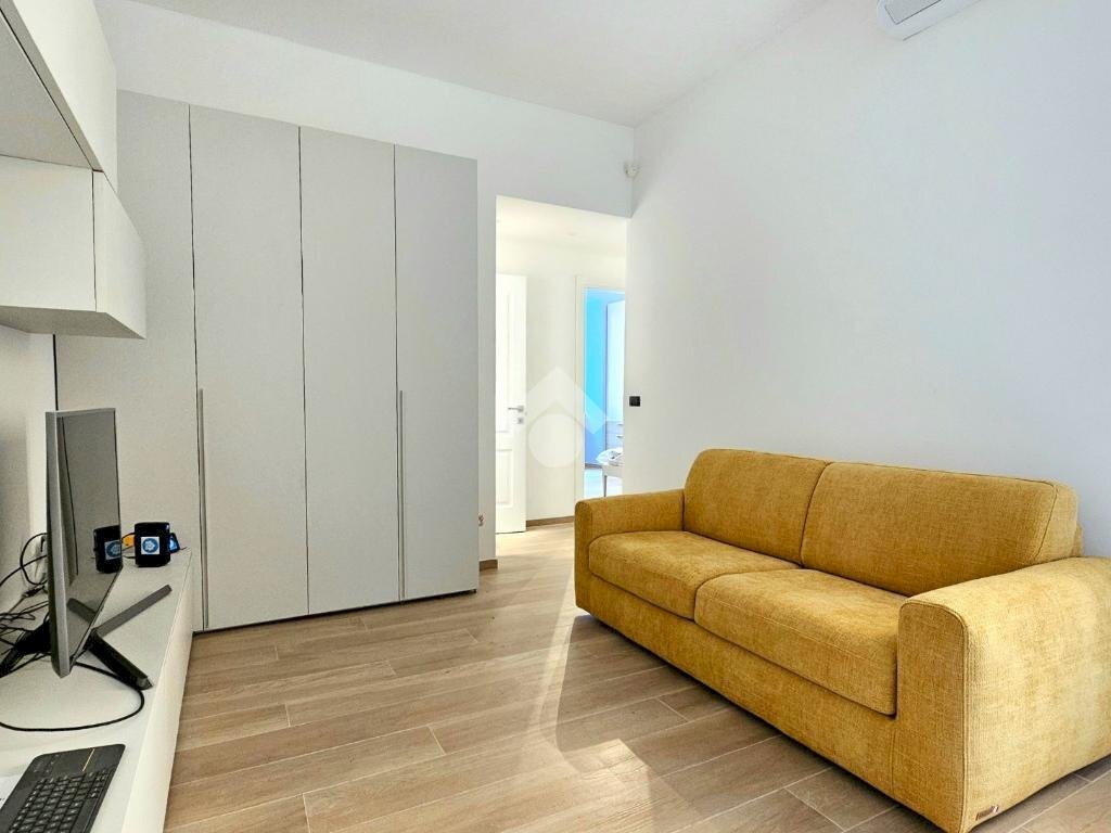 Three-room apartment Via Giuseppe Casaregis, Genova (neighborhood Foce) - photo 3