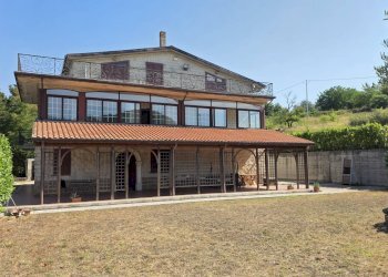 Foto 2 - Villa Via Pezza Cancelli
 
4, Montemarano - photo 2