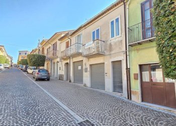 Foto 1 - Semi-detached house Via Roma
 
51, Montemarano - photo 1