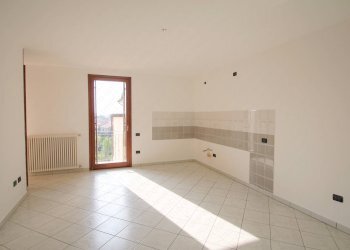 zona giorno - Trilocale Via Mazzini
 
96, Bergantino - foto 1