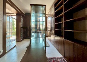 Ricezione / Lobby - Ufficio Via Rainoldi
 
10, Varese - foto 5