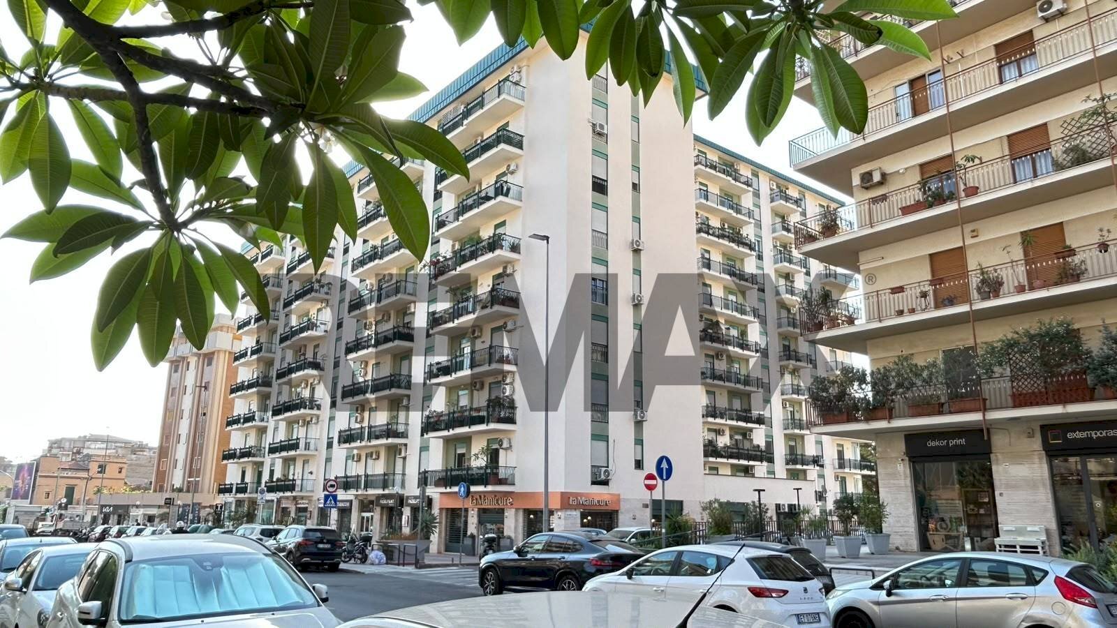 Edificio all\'aperto - Appartamento VIA PRINCIPE DI PATERNO'
192, Palermo - foto 3