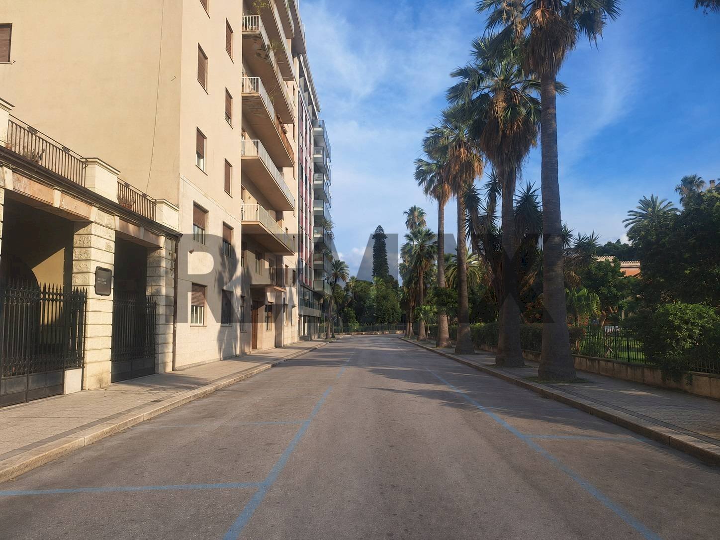 Edificio all\'aperto - Commercial Premises Piazza Alberigo Gentili
 
6, Palermo - photo 1