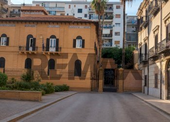 Edificio all\'aperto - Commercial Premises Piazza Alberigo Gentili
6, Palermo - photo 5